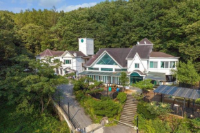 Hongcheon White Hill Pension